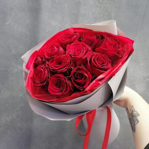 Buquê Dois Corações com 10 Rosas