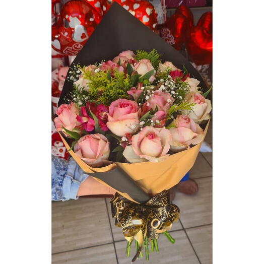 Buquê 12 Rosas Cor de Rosa