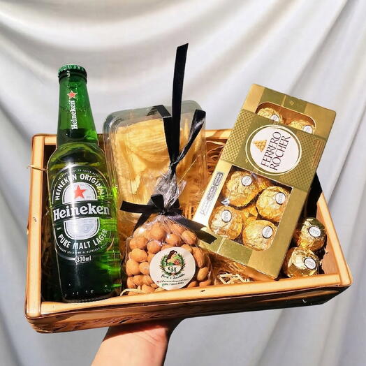 Mini Bandeja com Cerveja, Ferrero Rocher e Petiscos