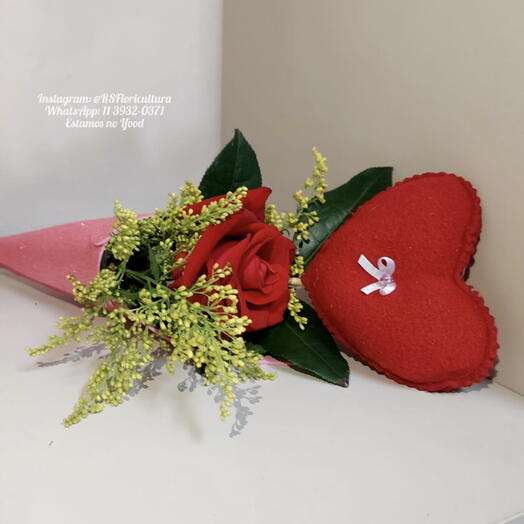 Rosa no Cone com Coração de Pelucia