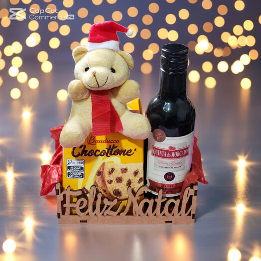 Cesta de Natal Com Mini Vinho De Mesa Tinto Suave, Mini Chocottone E Mini Urso