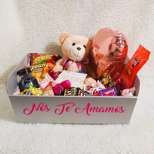 Cesta de Doces Kraft G Personalizada Balão Pelucia