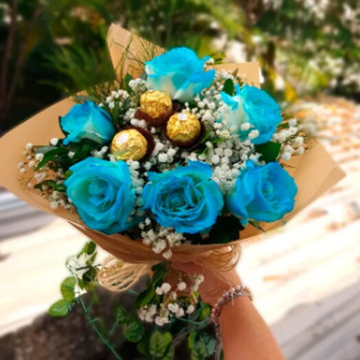 Buquê Delicia Ferrero com Rosas Azuis