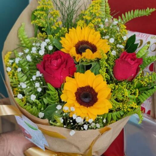 Buquê 2 Rosas e 2 Girassois