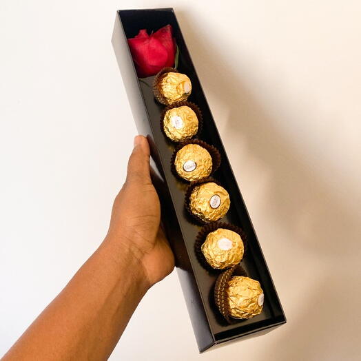 Sweet Box com Rosa e Ferrero Rocher