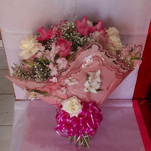 Buquê Misto Com 12 Rosas