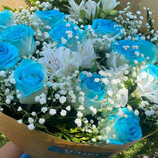 Buquê com 12 Rosas Azuis