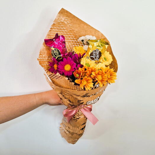 Buquê de Flores do Campo P com Chocolates