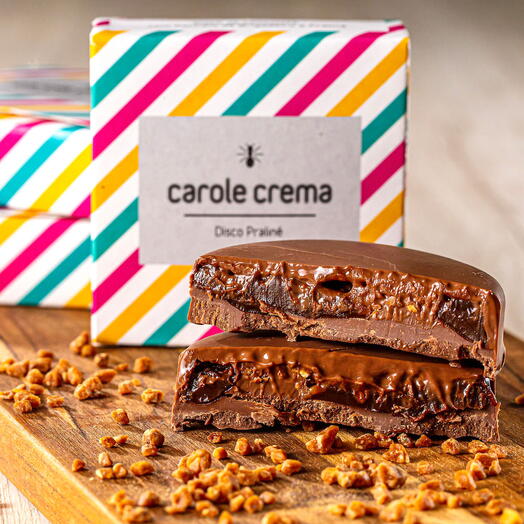 Disco de chocolate recheado com brigadeiro e praline (90g)