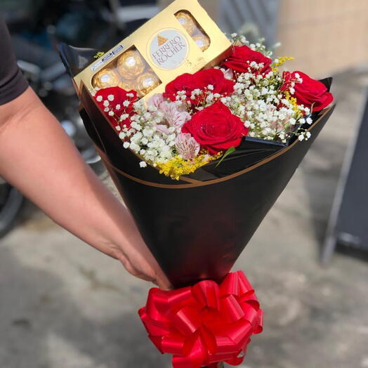 Buque 6 Rosas com Ferrero