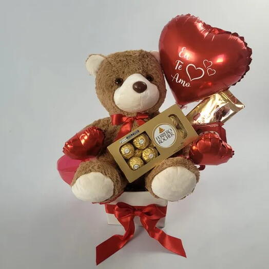 Box Branca Quadrada com pelucia e ferrero rocher