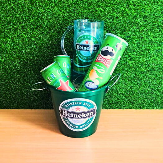 Cesta com Cerveja Heineken e copo gel