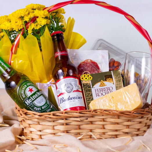 Cesta Mix de Cervejas com Aperitivos