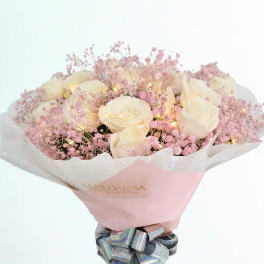 12 Rosas Brancas e Luz de Fada