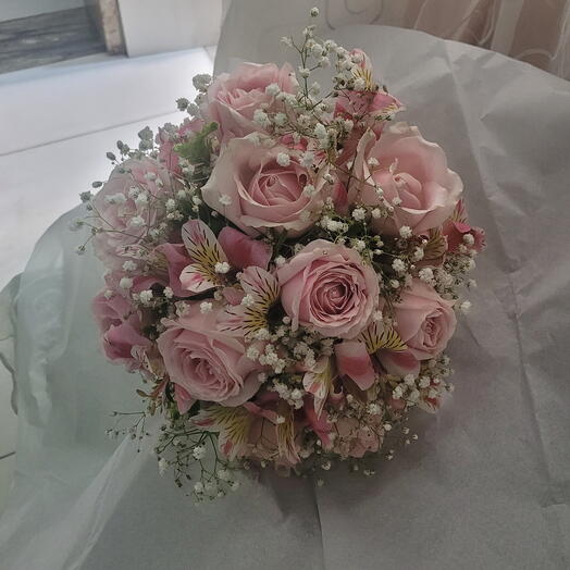 Bouquet com 12 rosas cor de rosa