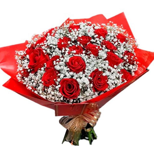 Buquê com 24 Rosas Vermelhas e Gypsophila