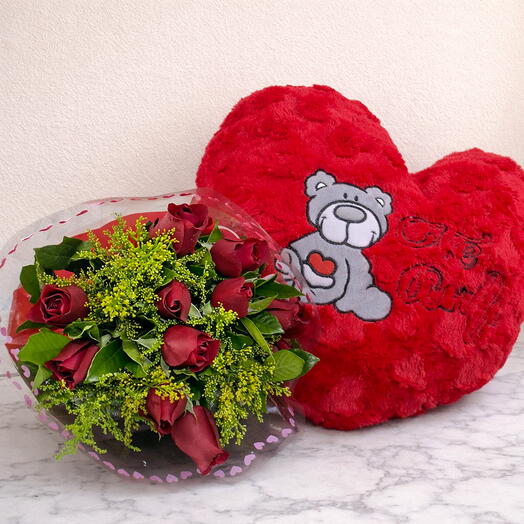 Buque com 12 Rosas Nacional com Coração.de Pelucia Tamanhog