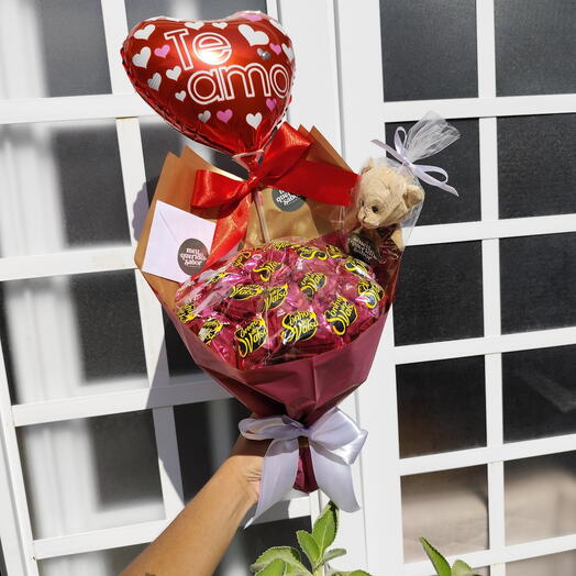 Buquê de Chocolate com Ouro Branco ou Sonho de Valsa + Pelucia, Balão coração e Bilhete
