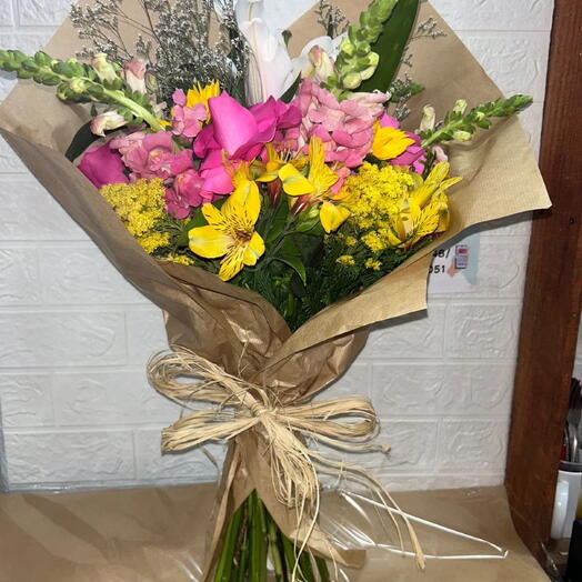 Bouquet Colorido com Rosa Pink