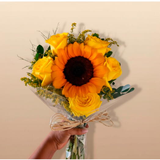 Buquê Felicidade - Escolha a Cor da Rosa: Branca, Azul, Cor de Rosa, Amarela, Lilas, Lady, Rosa Cha ou Vermelha