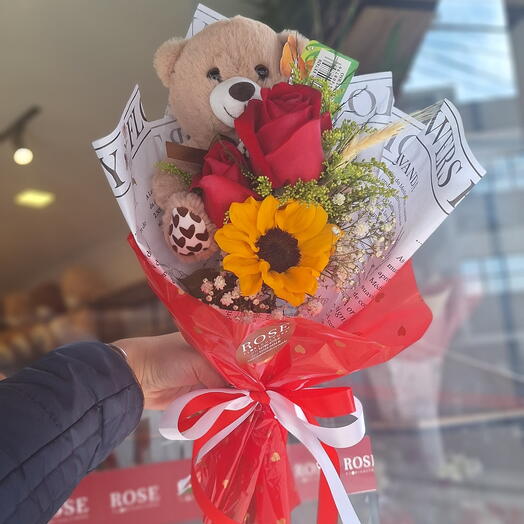 Mimo C/ Rosas e Girassol + Pelucia