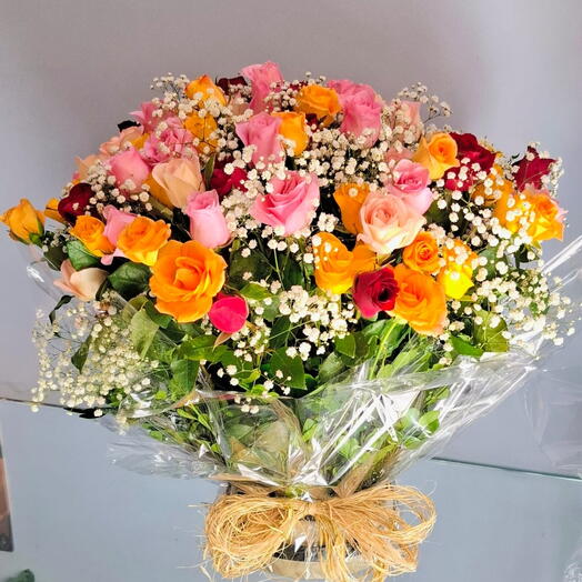 Buquê com 100 Rosas
