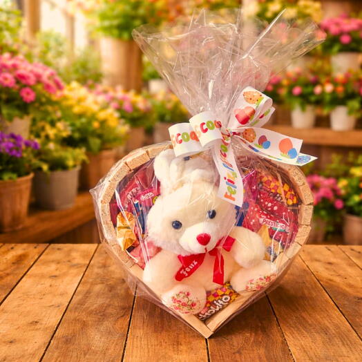 Coração de Madeira com Coelho de Pelucia e Bombons