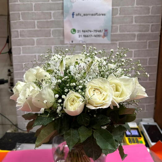 Bouquet de Rosas Brancas no Vidro