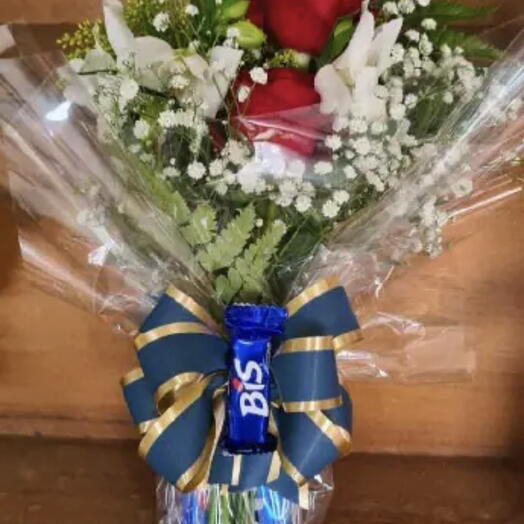 Buquê com rosas e bis